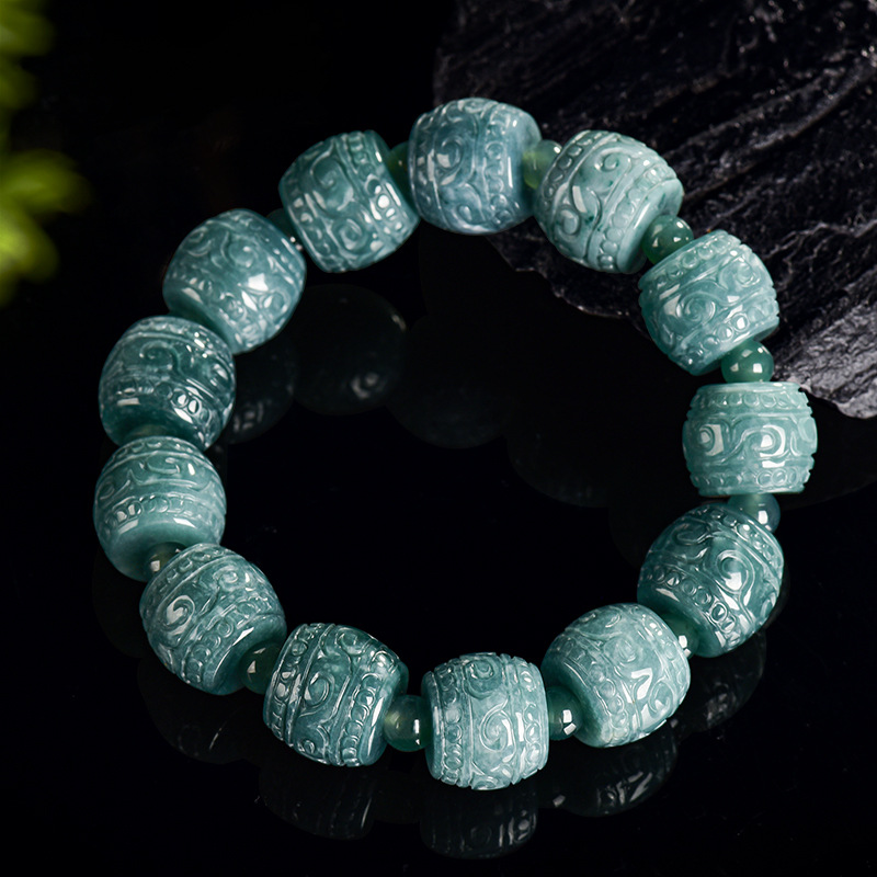 Bracelets - Natürliches Burmesisches Jadeit-Armband mit Geschnitzten Perlen