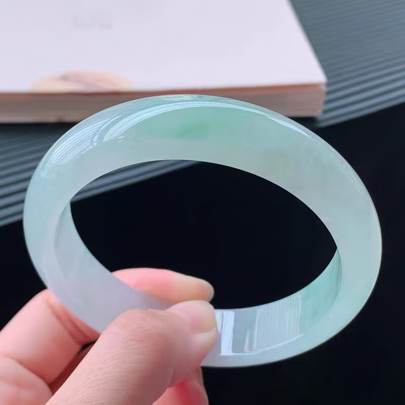 Wachsartiger, einfarbiger Schm – Bracelets Bewertung und Preis