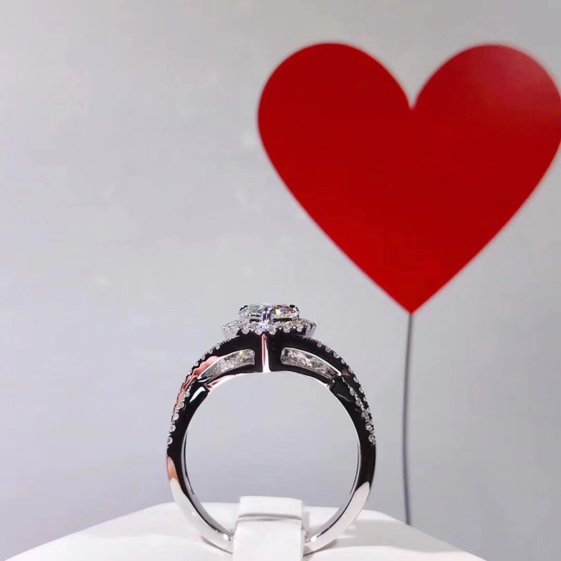 Benutzerdefinierter Ring aus m – Moissanite Engagement Ring 1 Carat Bewertung und Preis