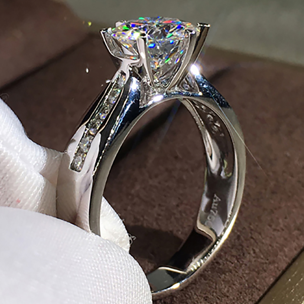 Benutzerdefinierter massiver 1 – Moissanite Engagement Ring 1 Carat Bewertung und Preis