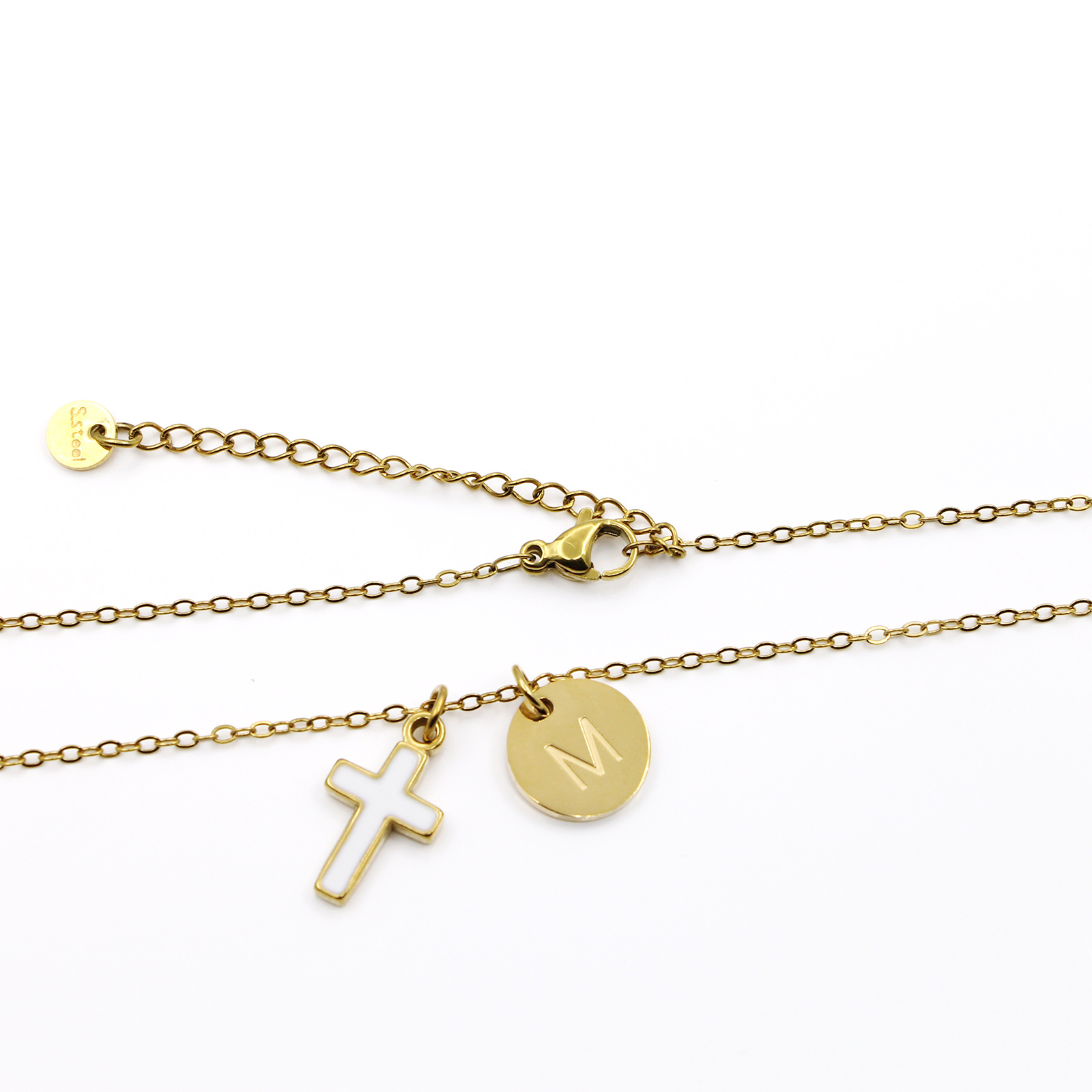 Kreuz-Initialen-Halskette aus  – Initial Letter Necklace 18K Gold Bewertung und Preis
